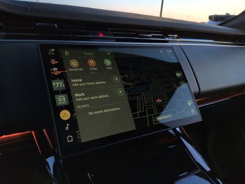 Used 2024 Land Rover Range Rover Sport SE image 29