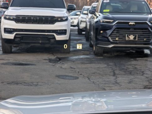 Used 2022 Volvo XC60 B5 R-Design w/ Advanced Package image 20