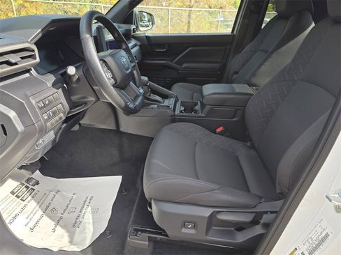 Certified 2025 Toyota Tacoma SR image 21