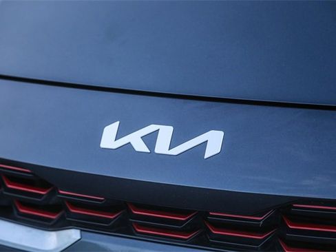 Certified 2023 Kia Forte GT-Line image 7