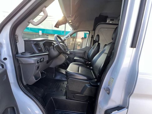 Used 2023 Ford Transit 250 Medium Roof AWD w/ Load Area Protection Package image 18