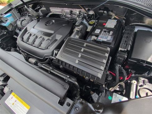 Certified 2023 Volkswagen Tiguan SE image 18