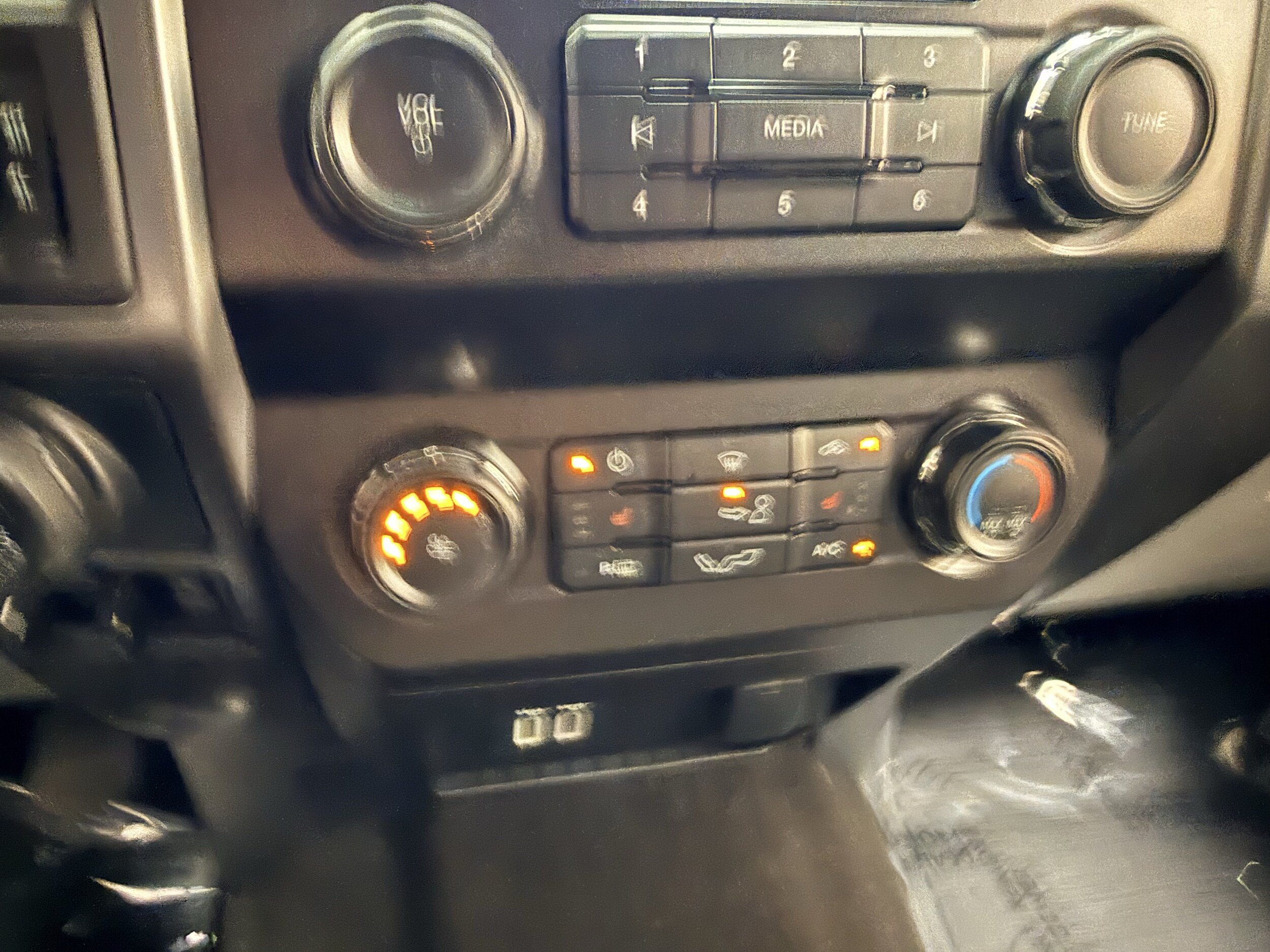 Used 2019 Ford F150 XLT w/ Equipment Group 302A Luxury AWD/4WD image 28