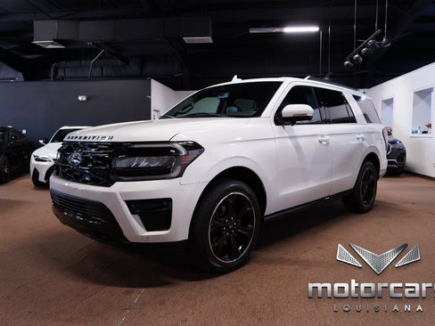 Used 2022 Ford Expedition Limited AWD/4WD image 3