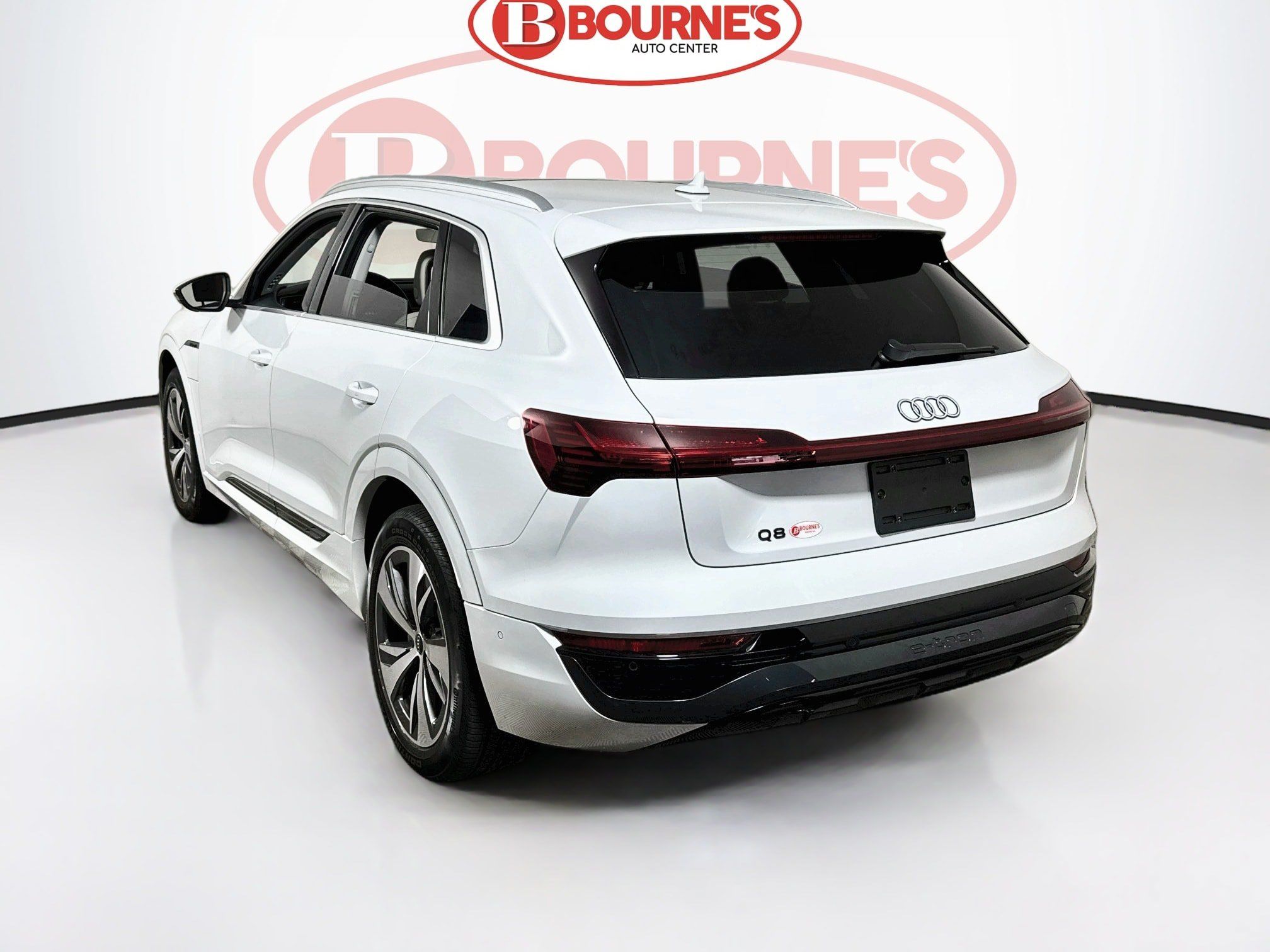 Used 2024 Audi Q8 e-tron Premium Plus w/ Premium Plus Package AWD/4WD image 10