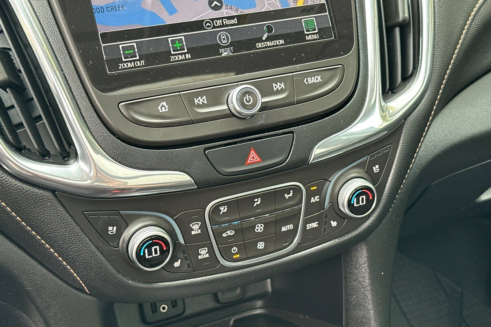 Used 2018 Chevrolet Equinox Premier AWD/4WD image 21