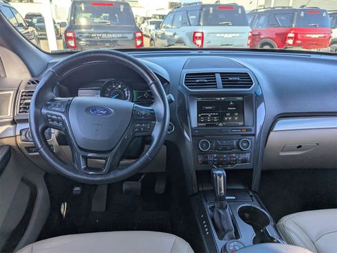 Used 2016 Ford Explorer XLT w/ Equipment Group 202A image 15