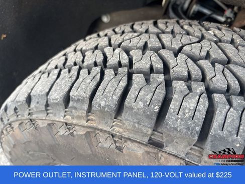 Used 2023 Chevrolet Silverado 2500 Custom w/ Custom Value Package image 13