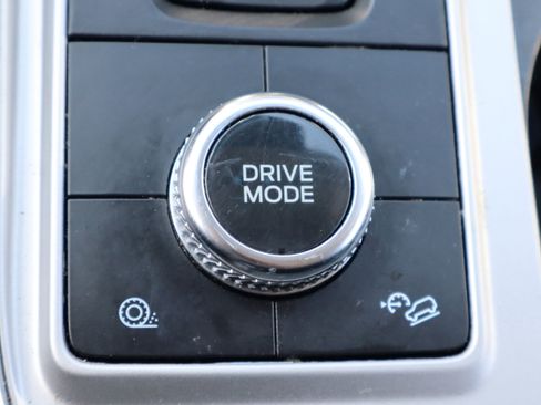 Used 2022 Ford Explorer XLT w/ Equipment Group 202A image 29