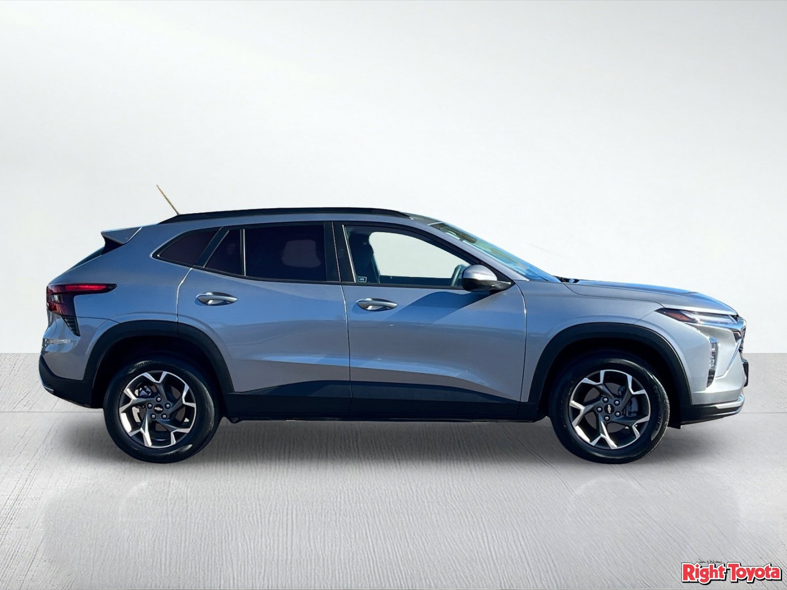 Used 2026 Chevrolet Trax LT FWD image 7