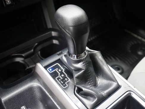 Used 2019 Toyota Tacoma SR5 RWD image 16