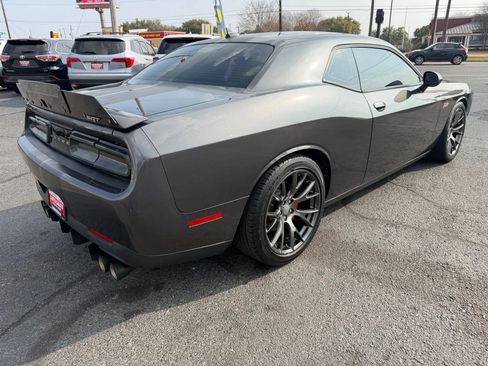 Used 2015 Dodge Challenger SRT w/ Technology Group image 18