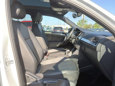 Used 2023 Volkswagen Tiguan SE R-Line FWD image 18