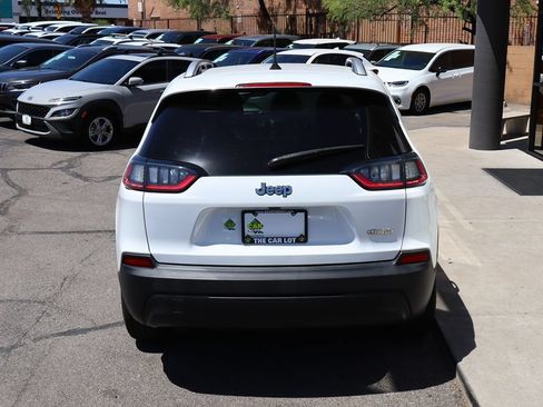 Used 2020 Jeep Cherokee Latitude FWD image 10