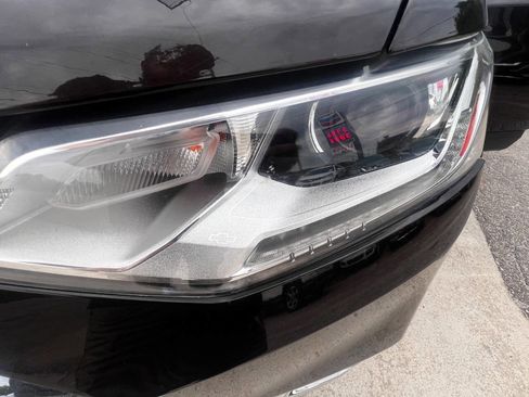 Used 2019 Chevrolet Traverse LT FWD image 20
