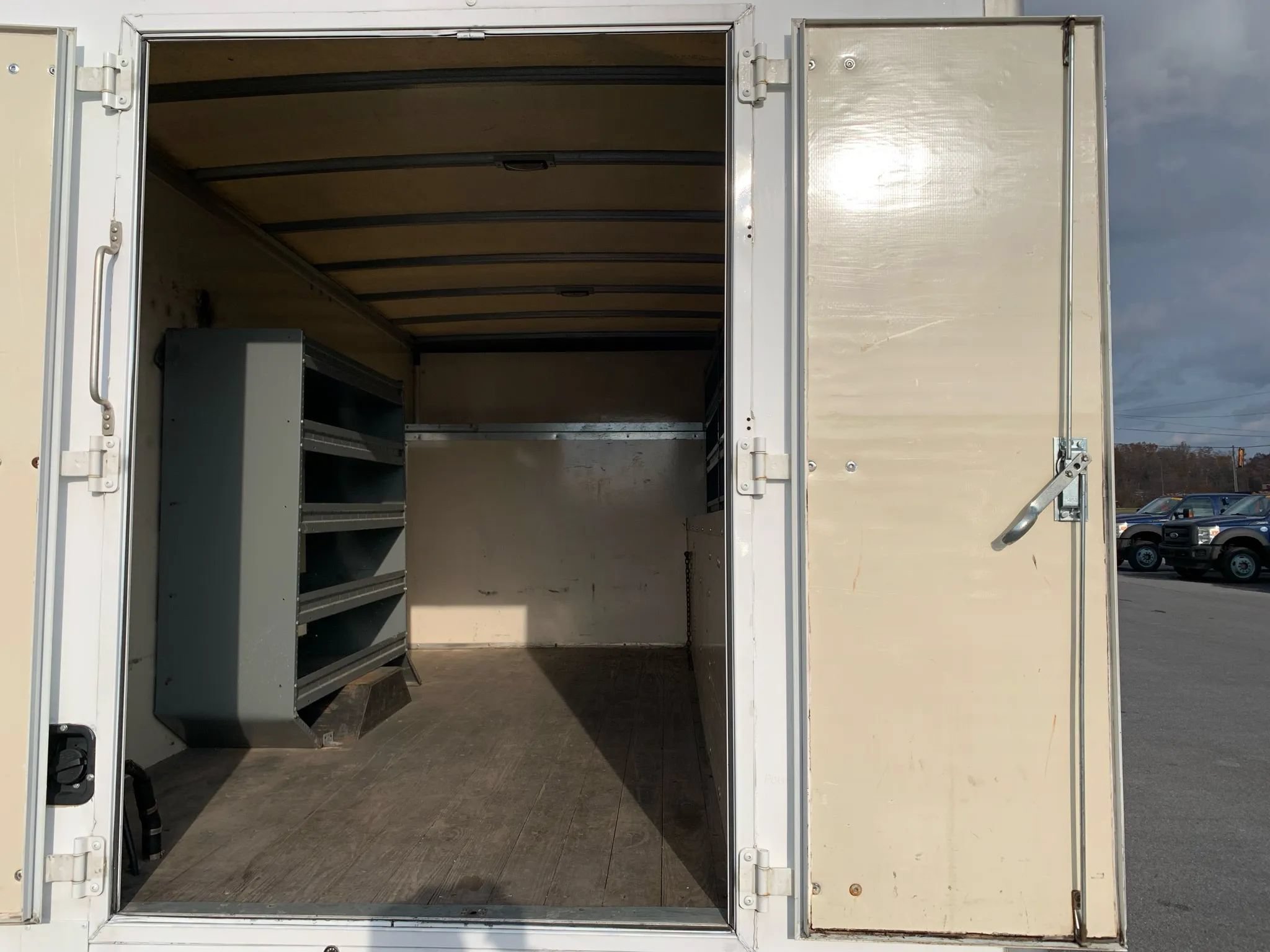 Used 2013 Ford E-450 and Econoline 450 Super Duty w/ PWR Locks & Windows Group RWD image 27