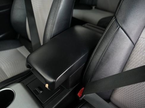 Used 2014 Toyota Camry SE FWD image 34