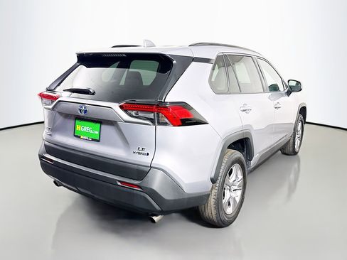 Used 2022 Toyota RAV4 LE image 10
