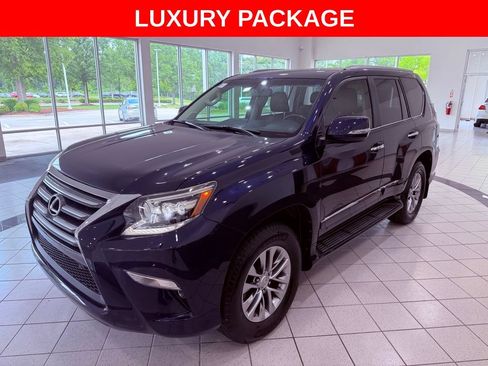 Used 2017 Lexus GX 460 Luxury AWD/4WD image 3