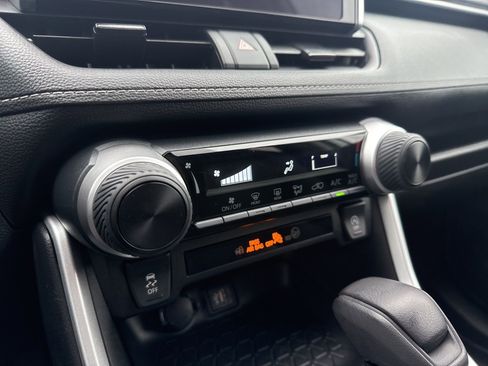 Used 2023 Toyota RAV4 LE image 21