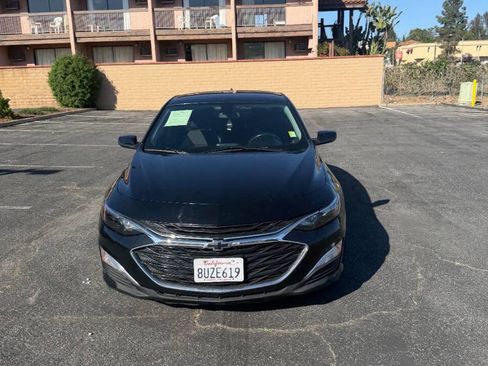 Used 2021 Chevrolet Malibu RS FWD image 2