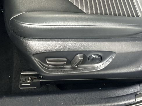 Used 2024 Toyota Camry SE w/ Blackout Package (TMS) image 19