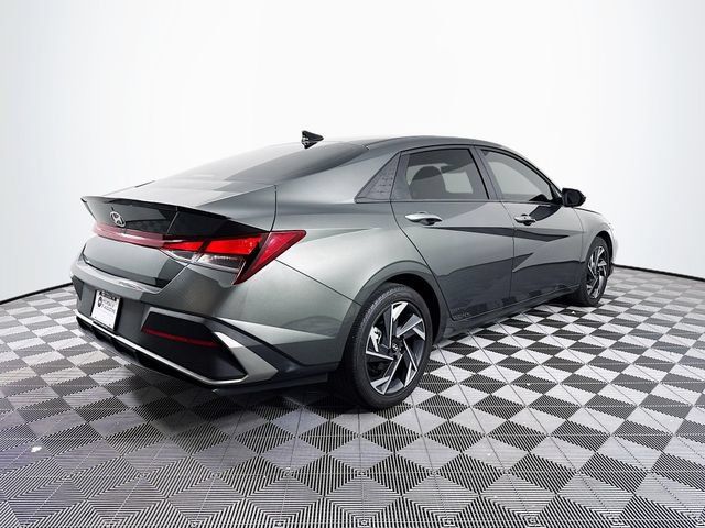 Certified 2025 Hyundai Elantra Sport FWD image 7