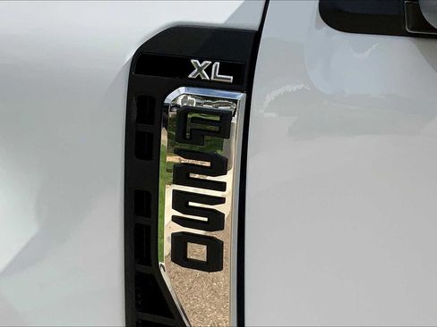 New 2026 Ford F250 XL w/ XL Chrome Package image 15