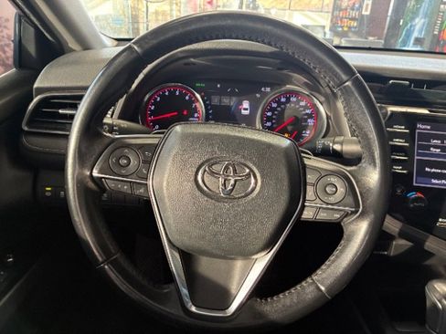 Used 2019 Toyota Camry XSE image 21