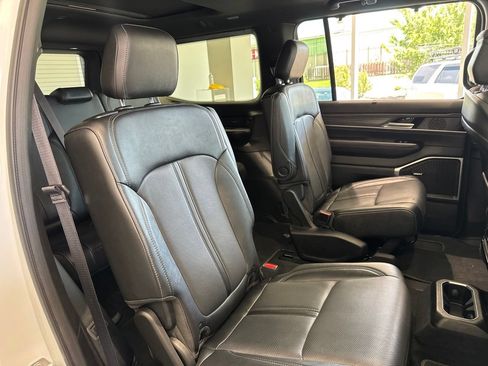 Used 2024 Jeep Wagoneer Series II w/ Convenience Group I AWD/4WD image 49