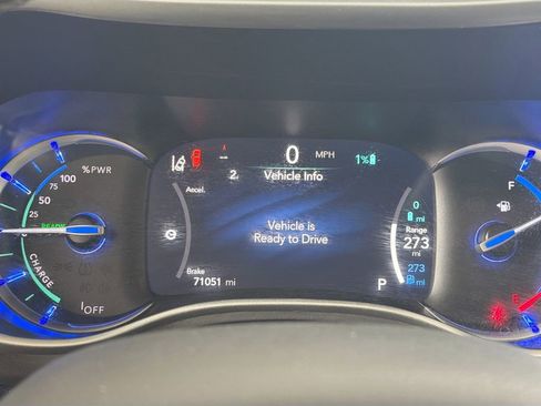 Used 2024 Chrysler Pacifica Limited FWD image 15