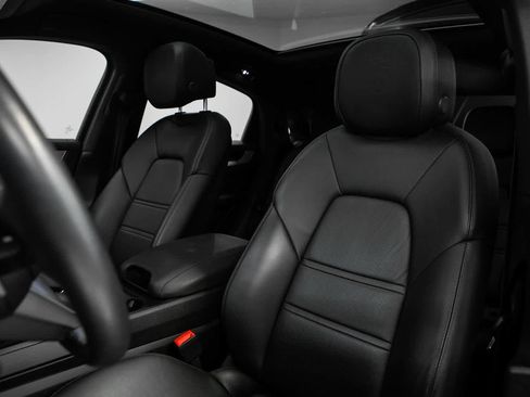 Certified 2024 Porsche Cayenne Coupe AWD/4WD image 5