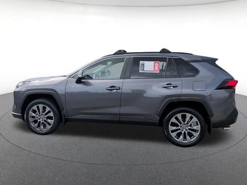 Used 2022 Toyota RAV4 XLE Premium FWD image 3