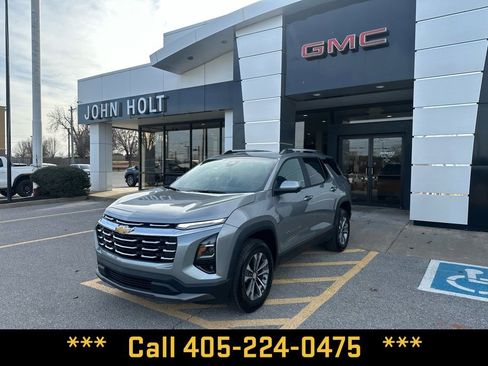 Used 2025 Chevrolet Equinox LT w/ Convenience Package II image 1