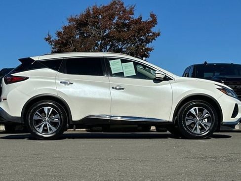 Used 2023 Nissan Murano SV image 3