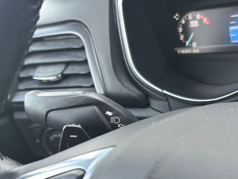 Used 2018 Ford Fusion Titanium image 22