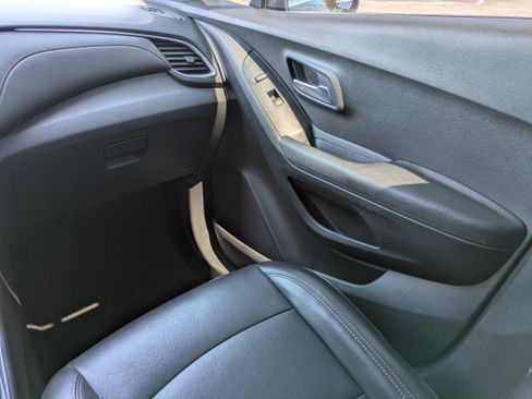 Used 2017 Chevrolet Trax Premier FWD image 10