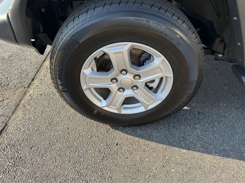 Used 2021 Jeep Wrangler Unlimited Sport image 9