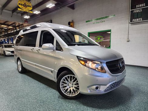 Used 2018 Mercedes-Benz Metris Passenger image 14