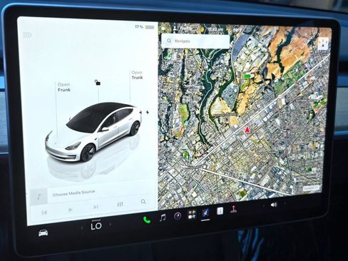 Used 2023 Tesla Model 3 Standard Range RWD image 19