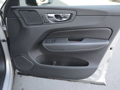 Used 2023 Volvo XC60 T8 Ultimate AWD/4WD image 24