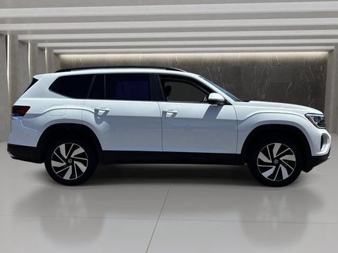 Used 2025 Volkswagen Atlas SE AWD/4WD image 7