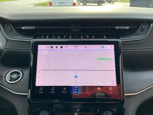 Used 2023 Jeep Grand Cherokee Limited image 33