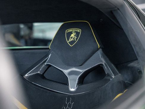 Used 2023 Lamborghini Huracan Tecnica image 38