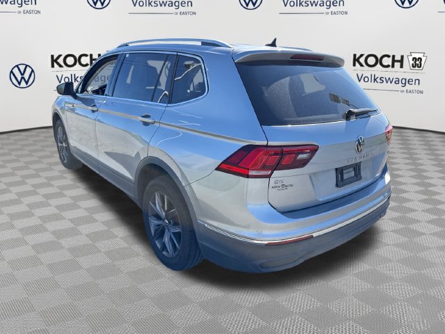 Used 2022 Volkswagen Tiguan SE w/ Panoramic Sunroof Package AWD/4WD image 6