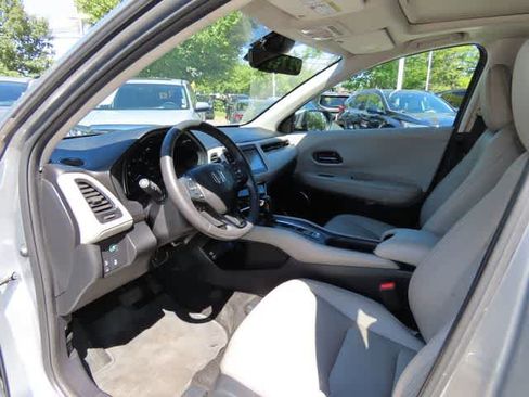 Certified 2019 Honda HR-V Touring image 2