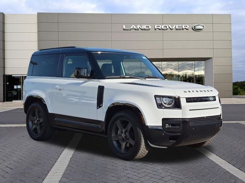 Certified 2024 Land Rover Defender 90 X-Dynamic SE AWD/4WD image 3