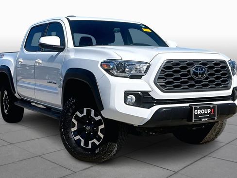 Used 2023 Toyota Tacoma TRD Off-Road w/ Technology Package AWD/4WD image 3