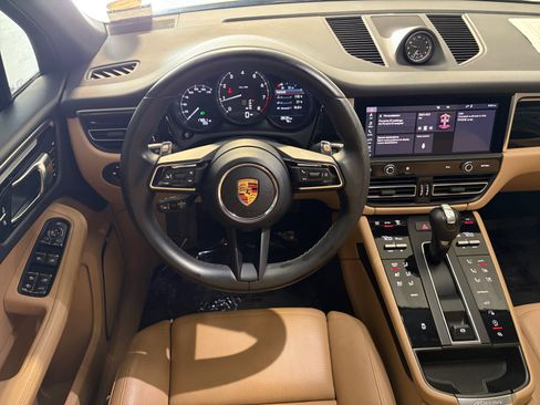 Used 2023 Porsche Macan AWD/4WD image 5