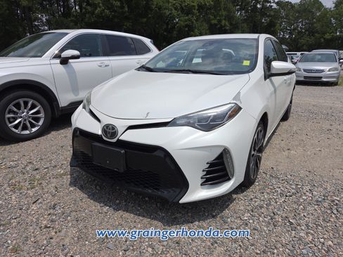 Used 2018 Toyota Corolla SE w/ Carpet Mat Package (TMS) FWD image 2